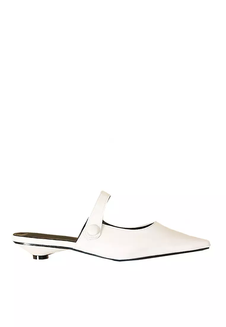 Discount on Twenty Eight Shoes  shoes - SKU: VANSA Fashionable Pointed Toe Low Heel Sandals VSW-C-139-5
