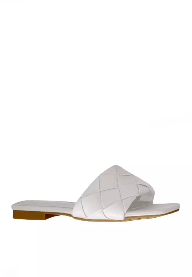 White square sale toe sandals