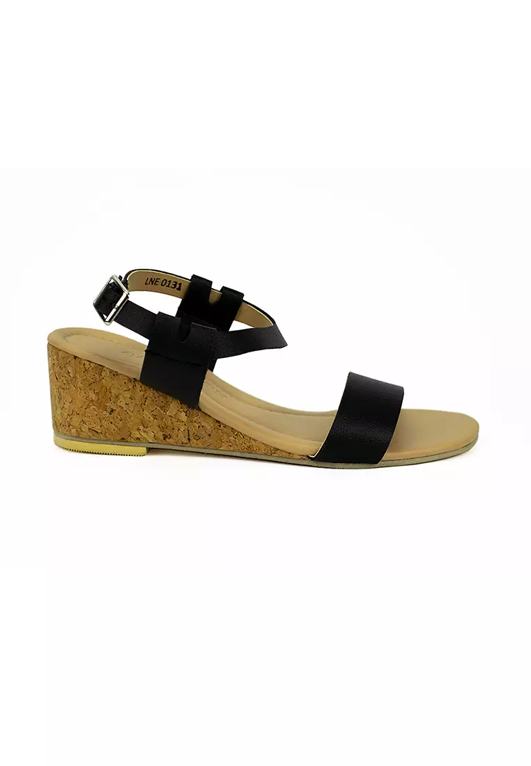 Discount on Cardam's Lifestyle  shoes - SKU: Eclb Lne 00132 Black Wedge Sandals