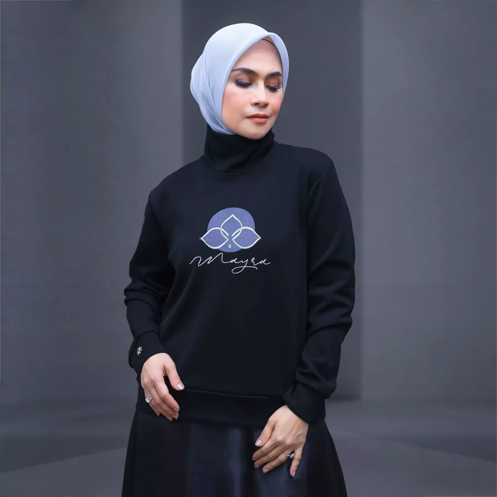 Mayra Indonesia - Sweater Lunar - Black