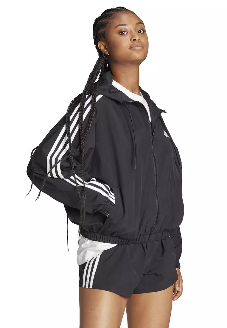 Adidas essential hotsell woven jacket waterproof