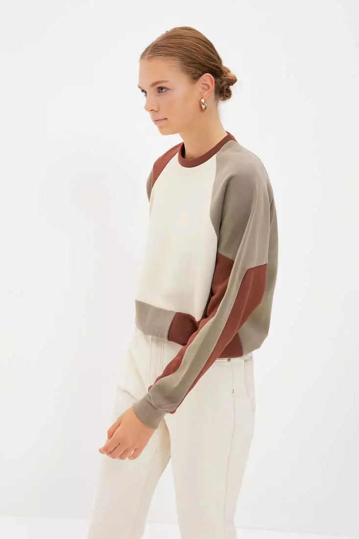 Maglia scollo V regular in lana e cashmere rasata da donna, grigio