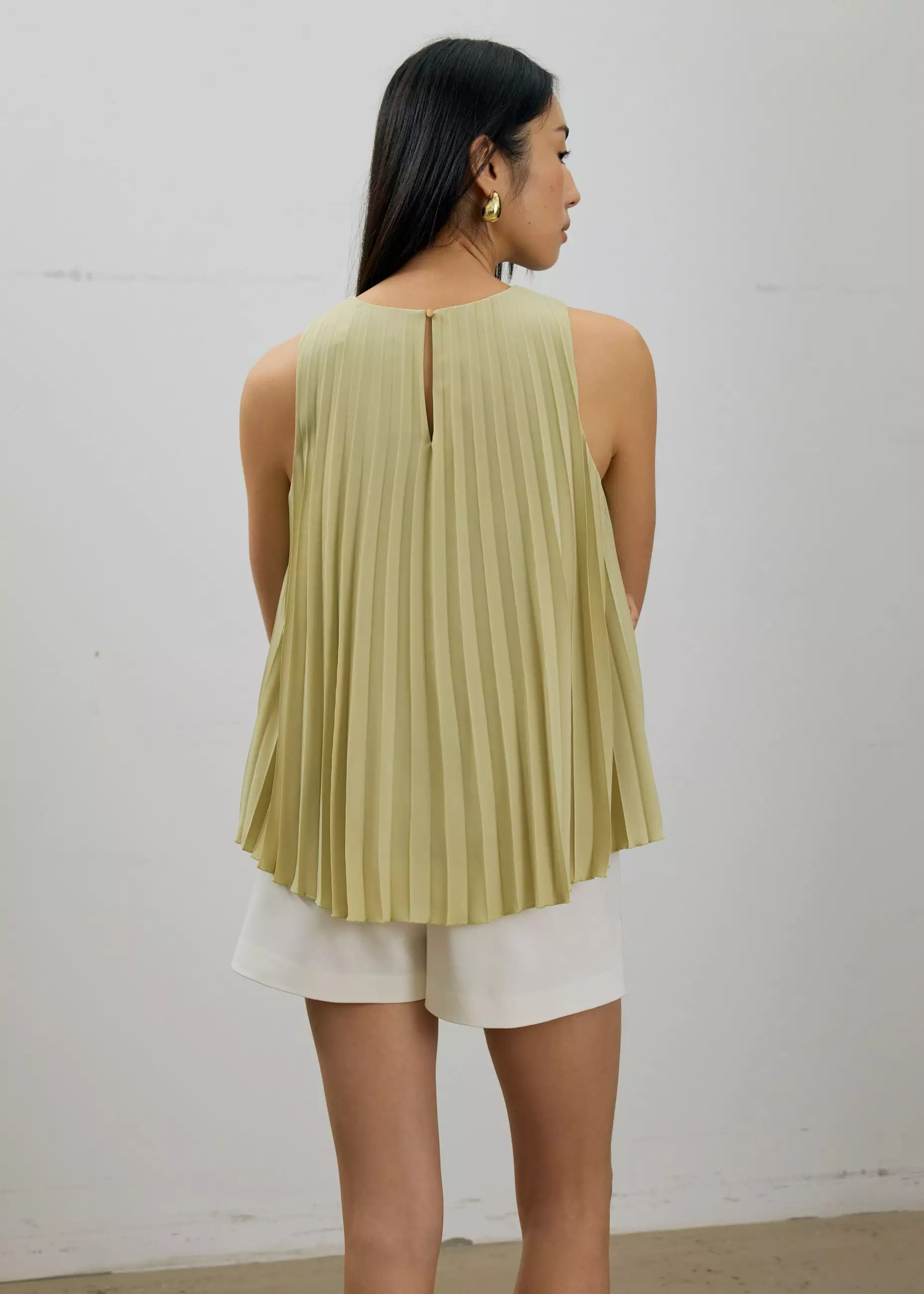 Atasan Wanita - Wei Sunray Pleated Trapeze Shell Top