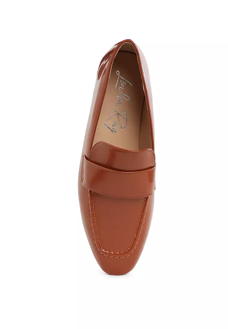 Flat Heel Loafers In Brown