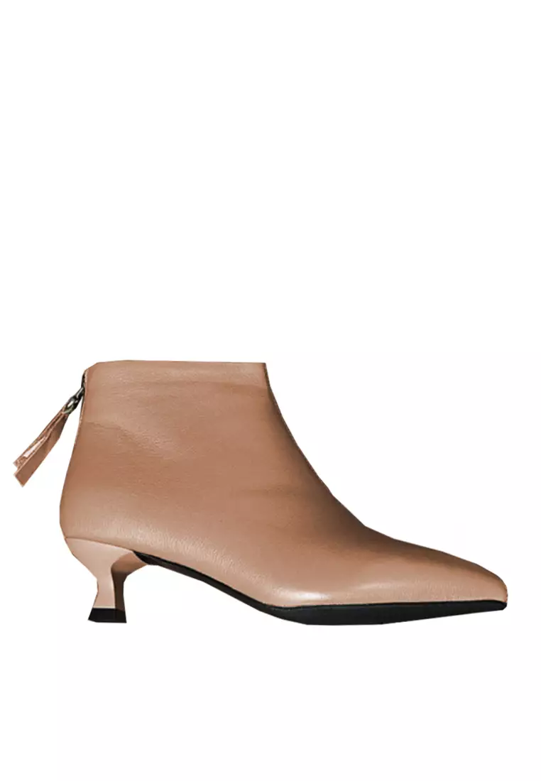 Discount on Twenty Eight Shoes  shoes - SKU: VANSA Top Layer Cowhide Low Heel Ankle Boots VSW-B2167338