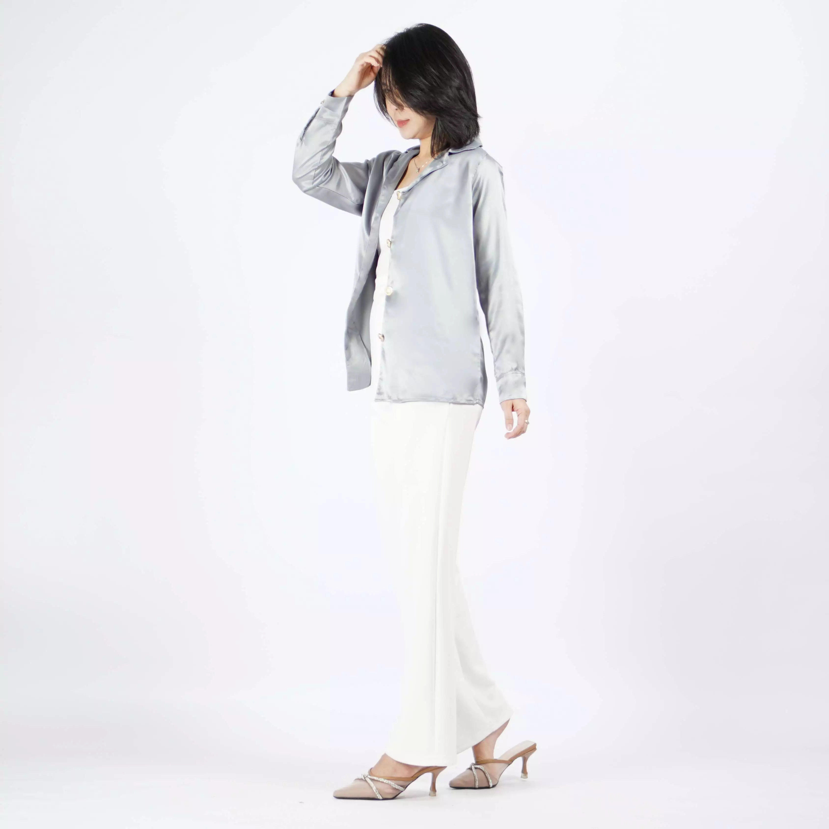 Kemeja Satin VICTORIA Kemeja Wanita Gaya Korea - Silver