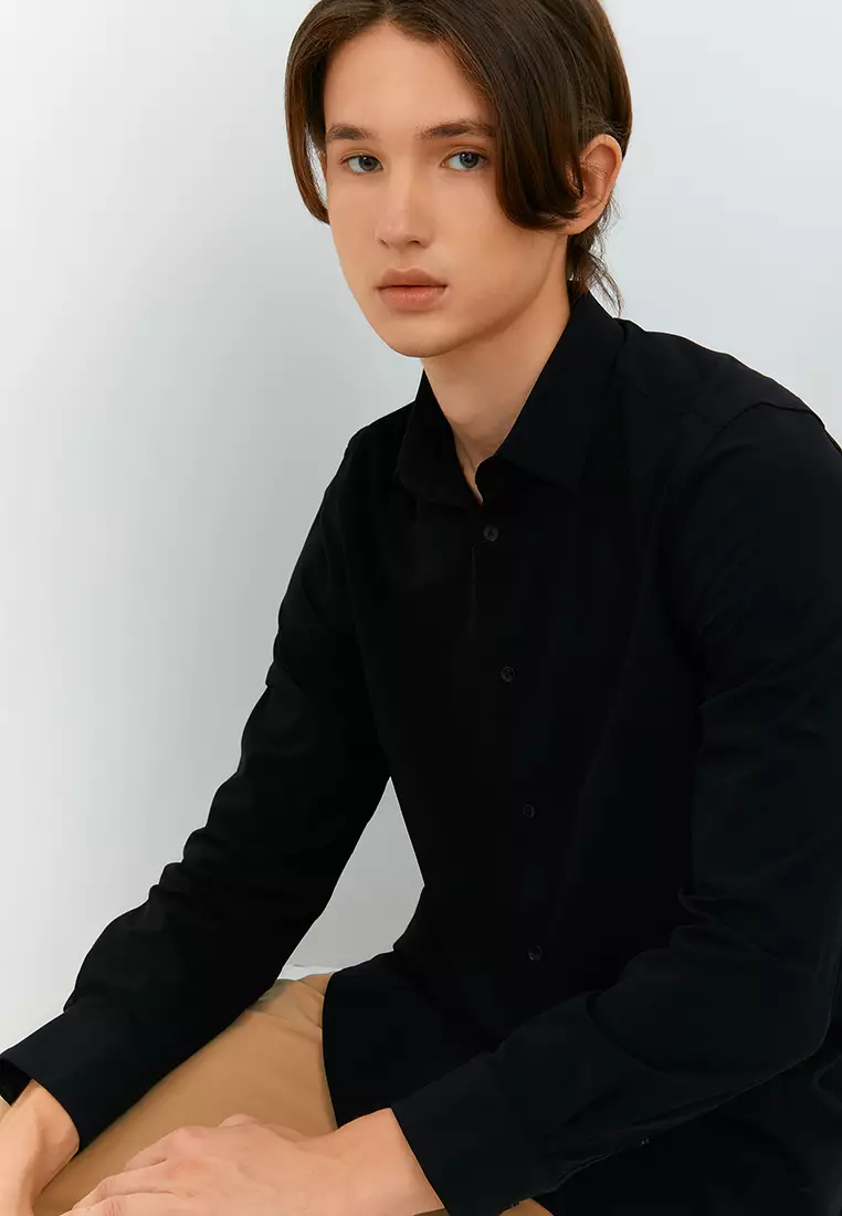 Jobb Beverly Kemeja Pria Lengan Panjang Slim Fit Hitam