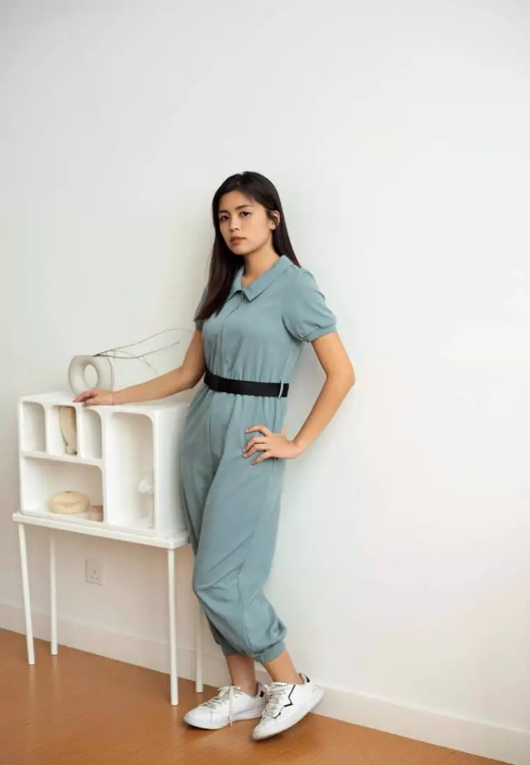 SPORTY JUMPSUIT WITH BELT