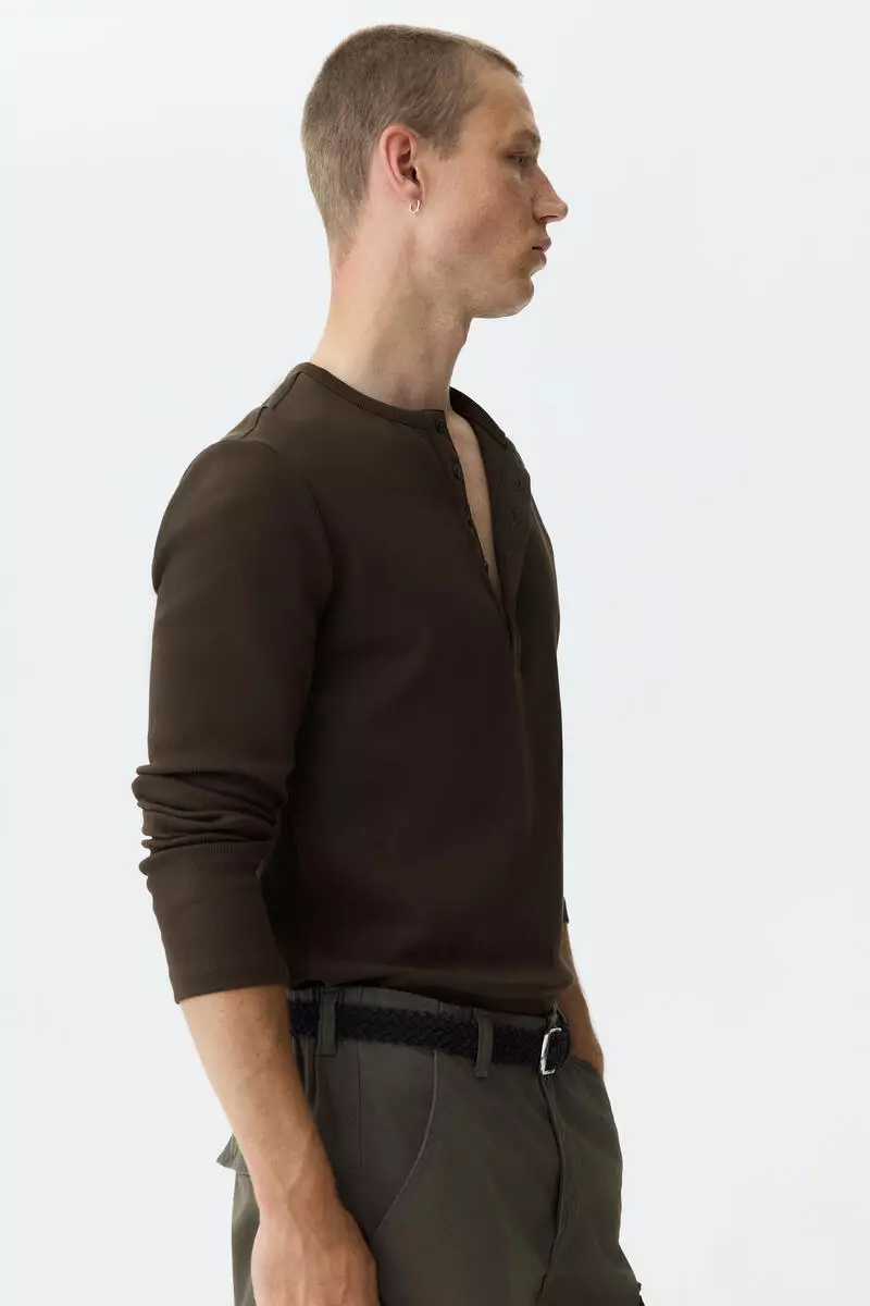 Slim Fit Ribbed Henley shirt
