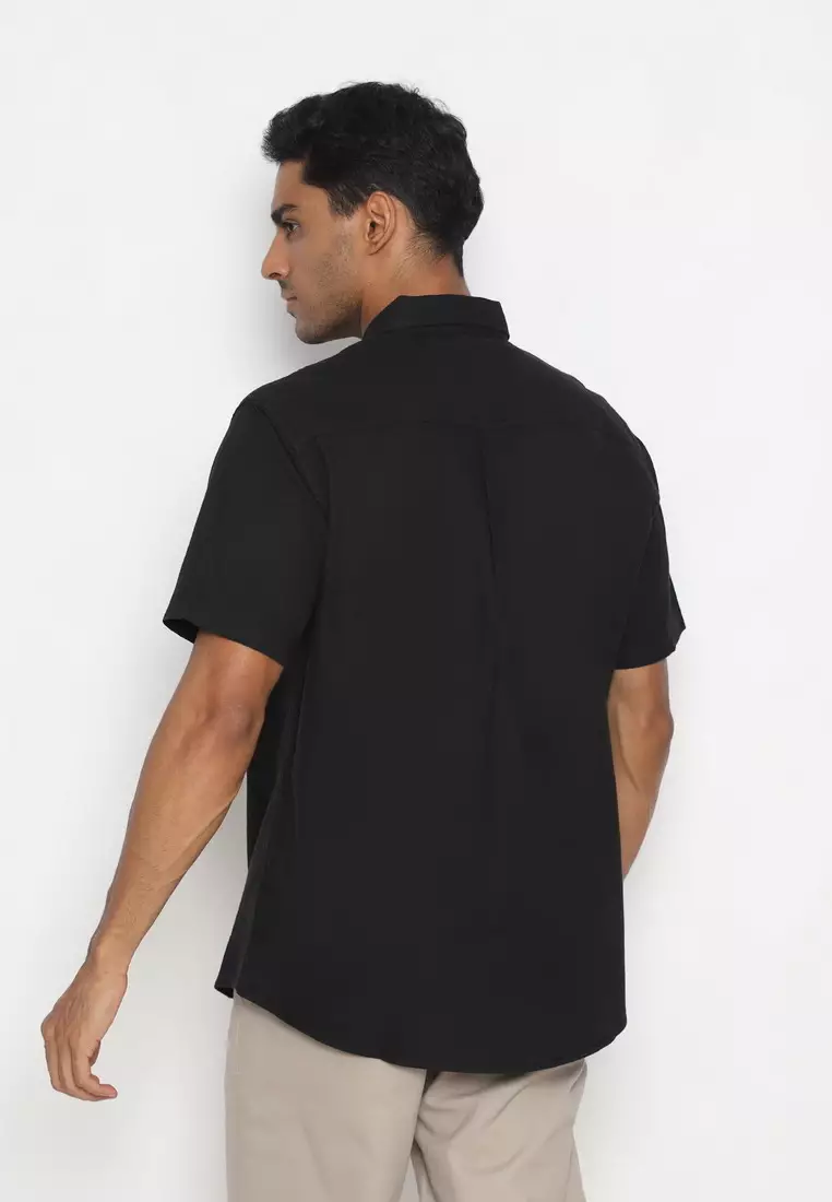 POLICE Kemeja Polos Cotton Hitam Regular Fit Pria