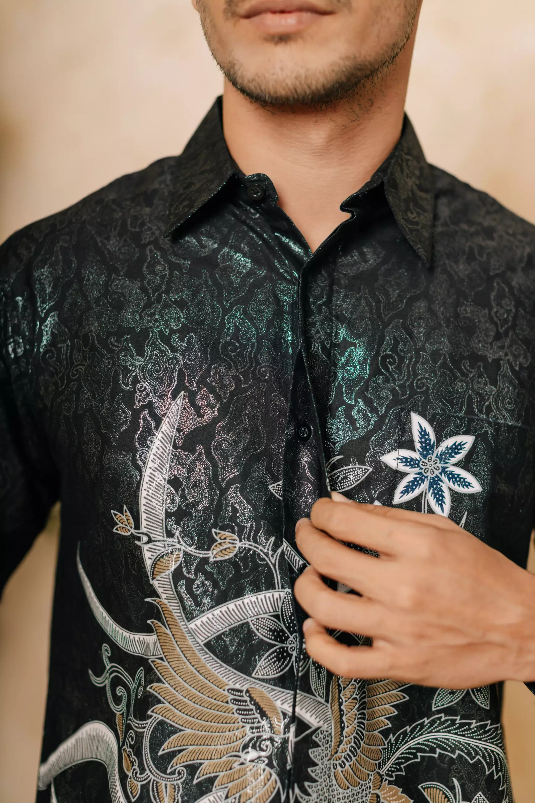 Adyatma Naratama Black Kemeja Batik Slim Fit Pria Lengan Panjang Katun Foil