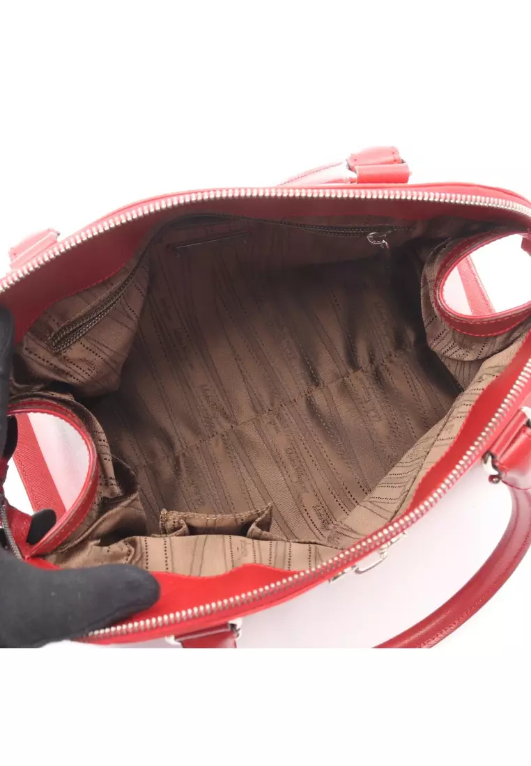 Pre-Loved Salvatore Ferragamo Gancini Handbag leather Red