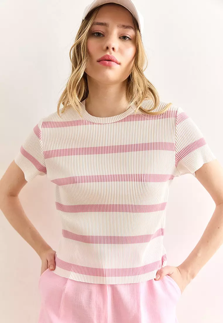 女裝 象牙白 粉紅色 圓領 間條 褶飾 上衣 Blz-19002893