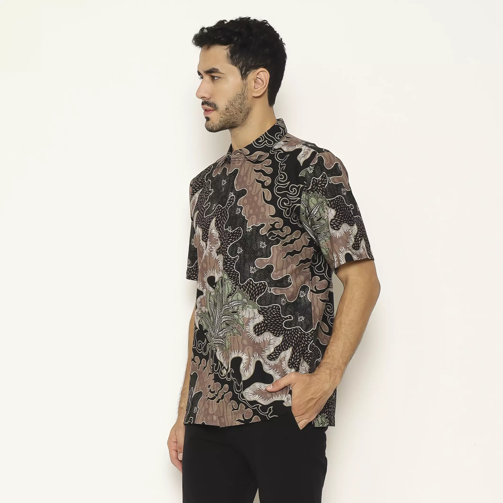 Kemeja Batik Pria - Bhatara Batik Edwin - Atasan Batik Lengan Pendek