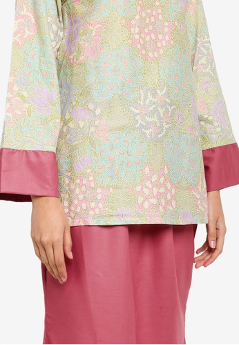 Buy Baju Kurung Heliza from NOOR ARFA in Pink only 159