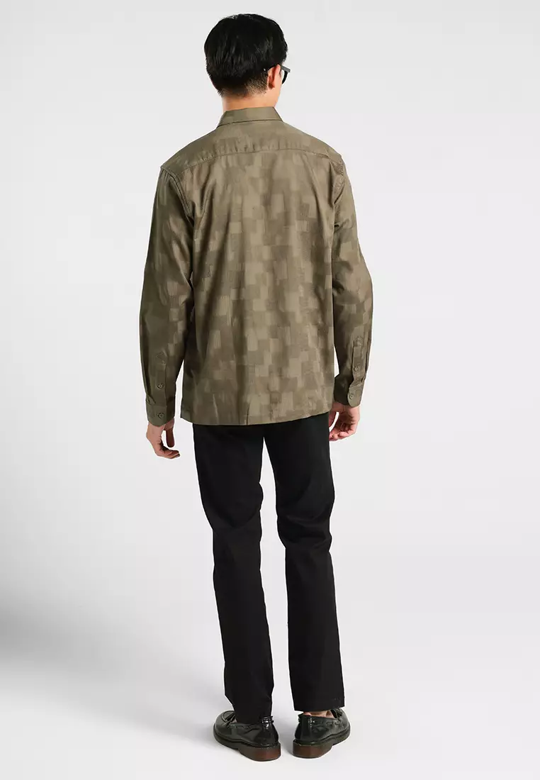 MANZONE - Kemeja Lengan Panjang Pria Paul 04 Comfort Fit - Olive Warna Olive