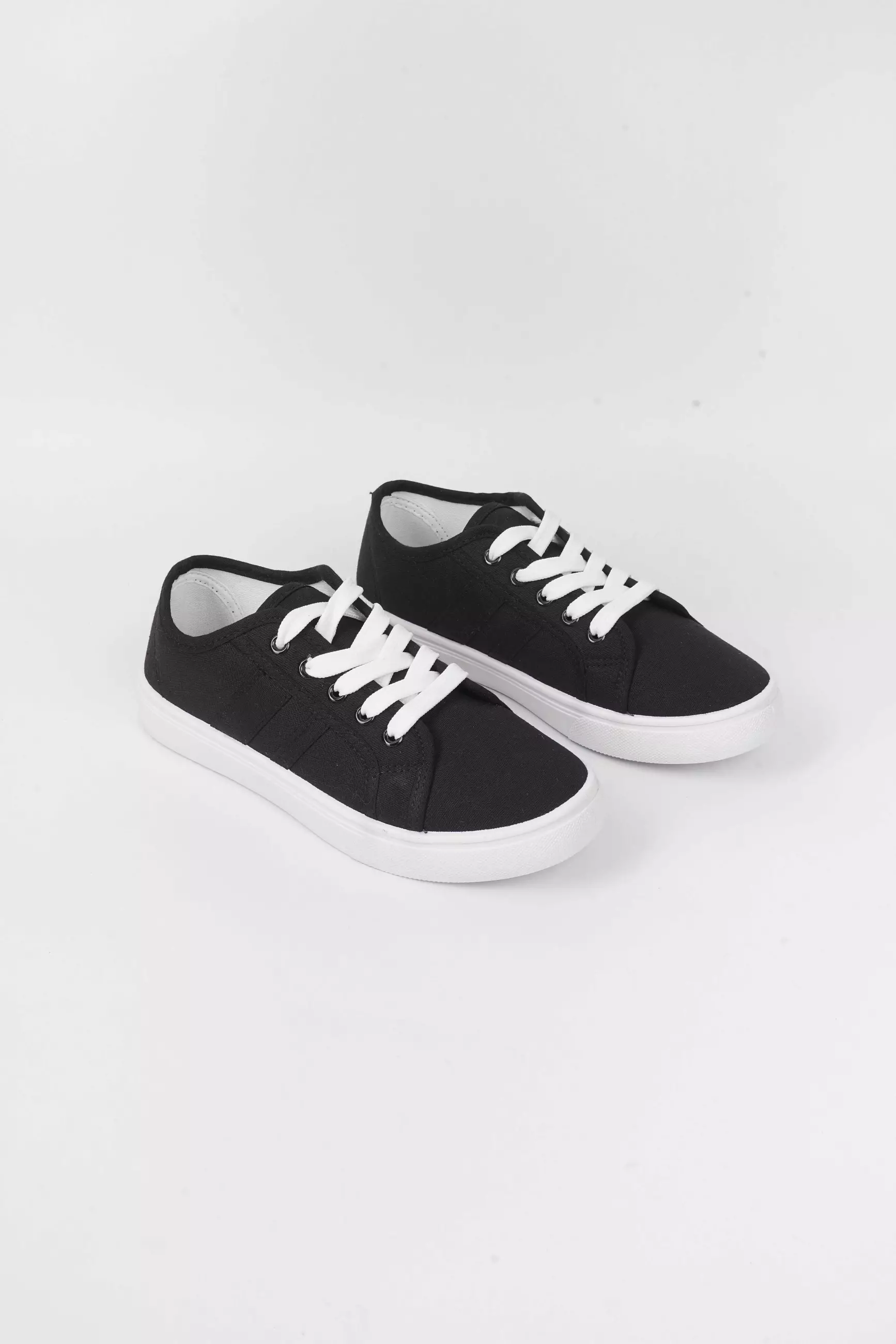 Blow Nastar Sepatu Sneakers Kanvas Wanita BLAS 0038