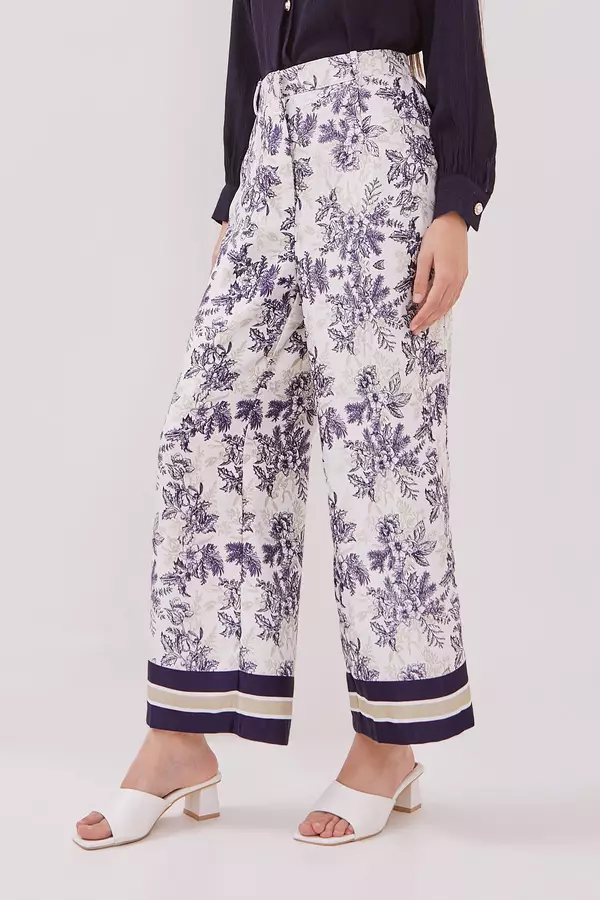 MINIMAL - Jocelyn - Celana Panjang Motif Bunga - Blue Colour Blue