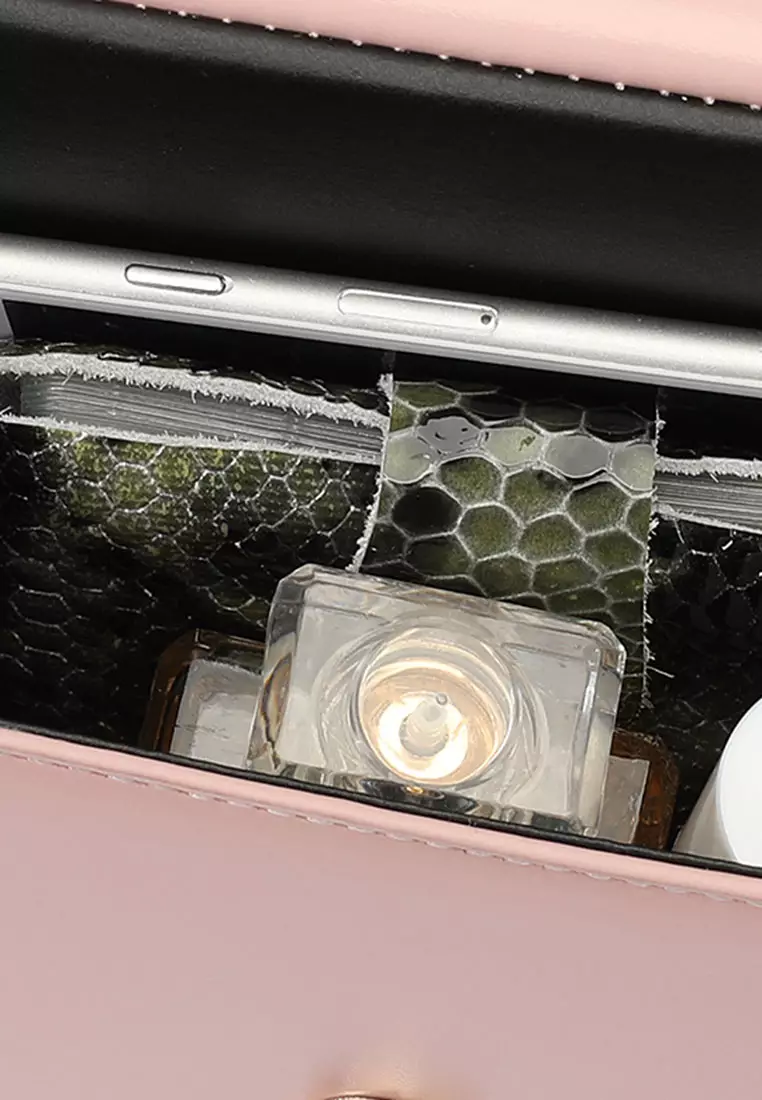 Women's Chain Shoulder Bag / Sling Bag / Crossbody Bag - Pink