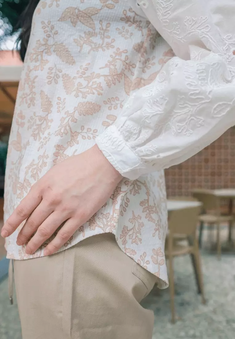 Urban Exchange Verano White Blouse - Atasan Blouse Printed Lengan Panjang Warna White