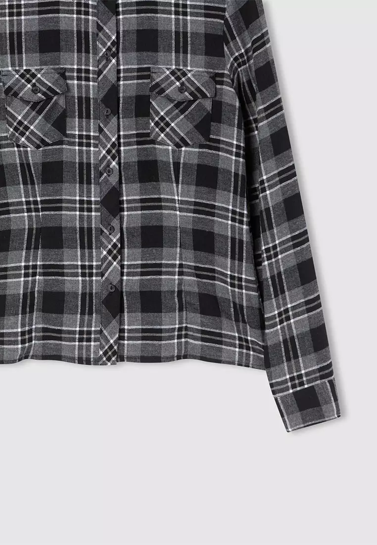 Woman Long-Sleeved Shirt