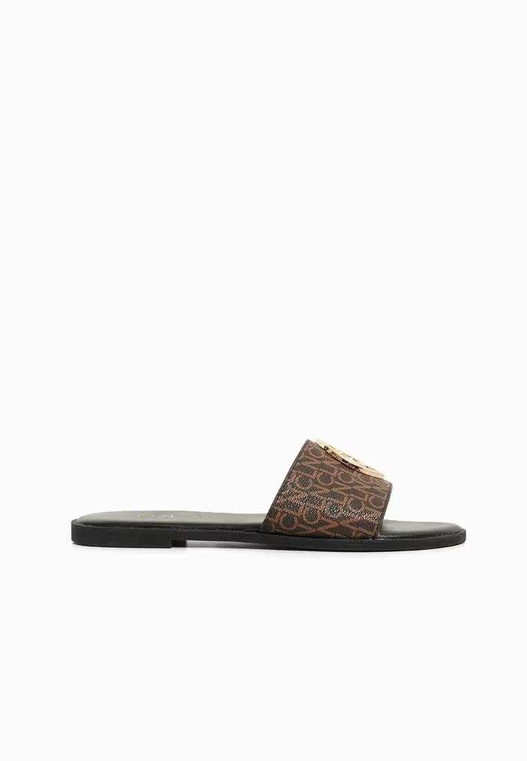 Discount on CLN  shoes - SKU: Yangon Flat Slides