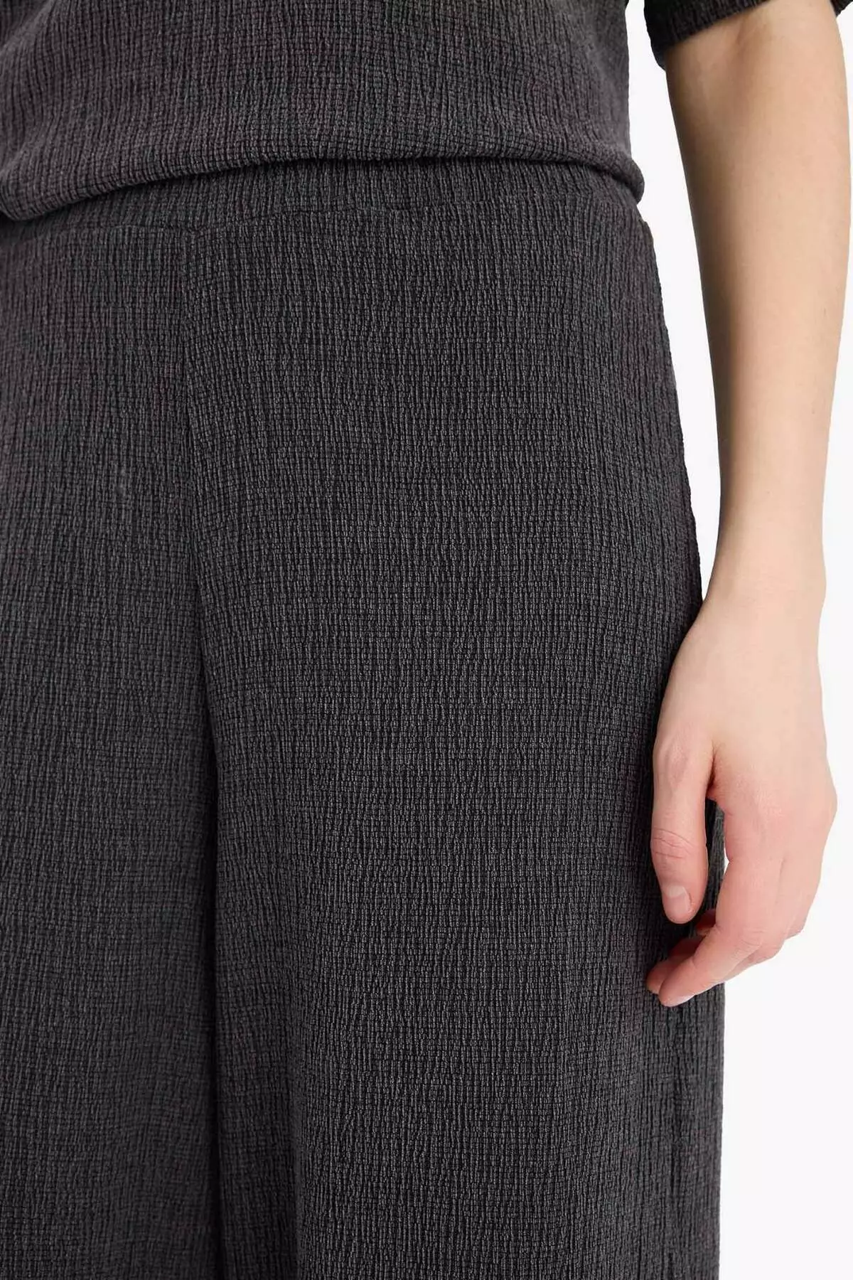 Wide Leg Wide Loose Leg Wrinkle Pants E3232Ax25Sp