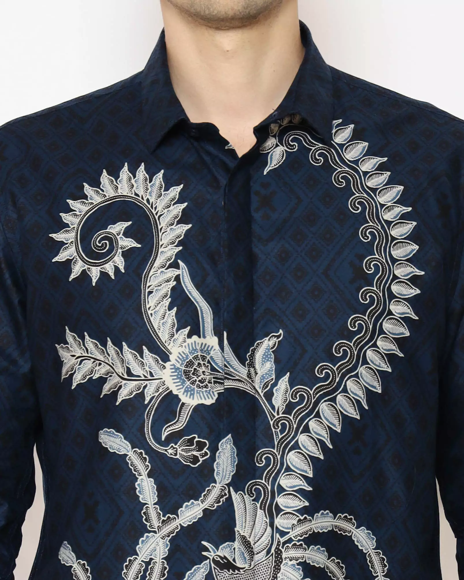 MAGINOT VIRYA NAVY Batik Slim Fit Lengan Panjang