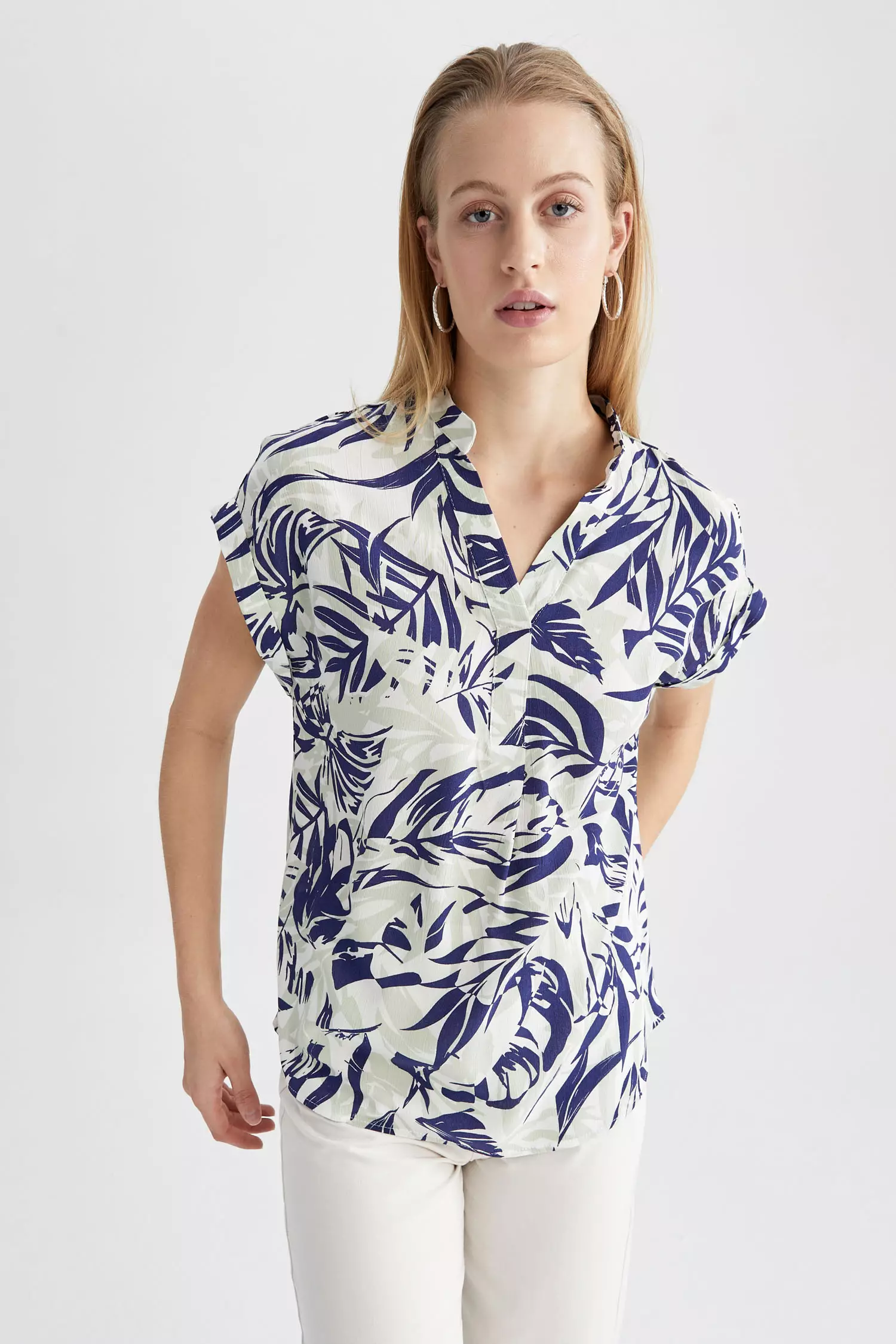 DeFacto Regular Fit Floral Patterned Short Sleeve Viscose Blouse 2023 Buy DeFacto Online