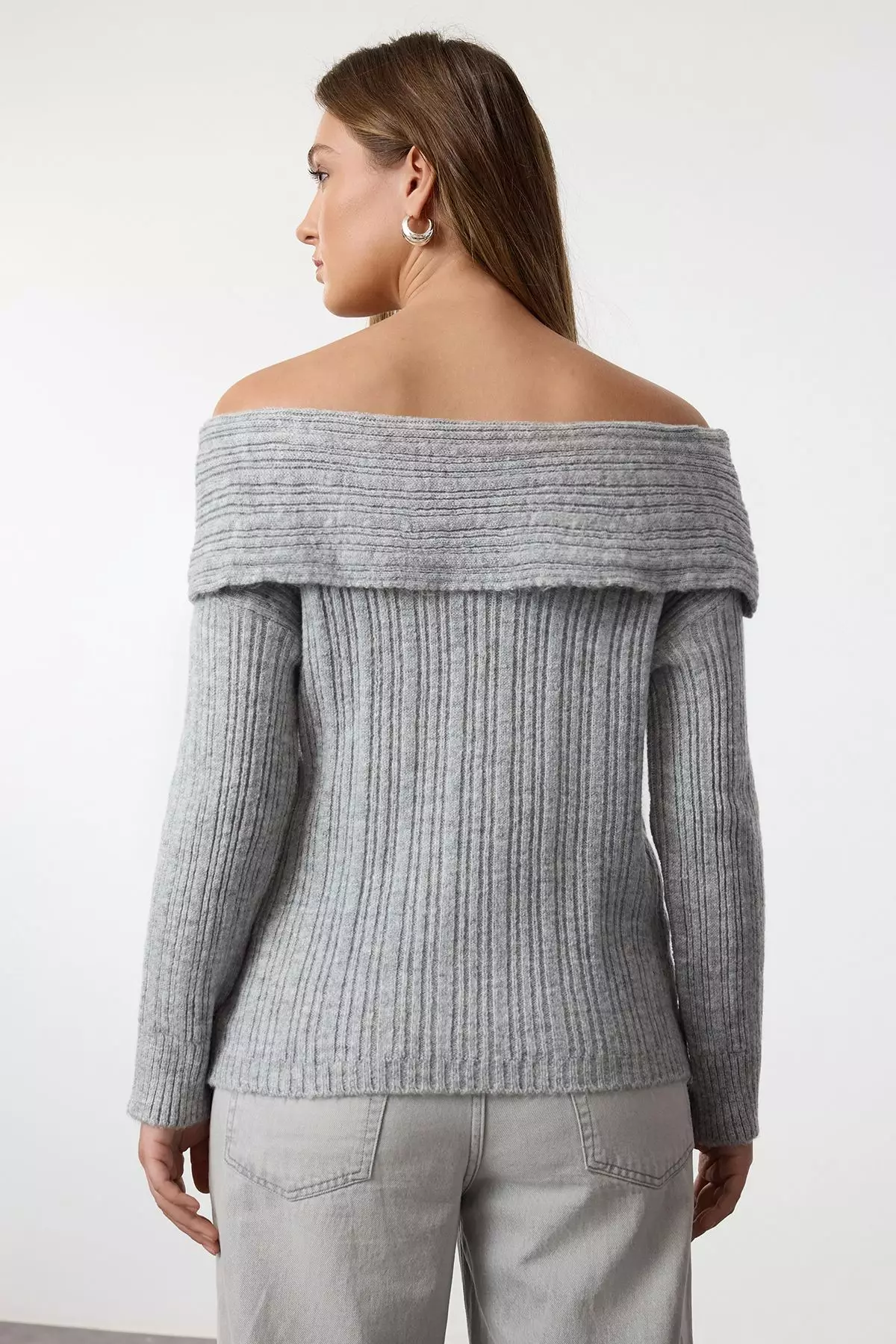 Gray Soft Texture Carmen Collar Knitwear Sweater TWOAW25KZ00076
