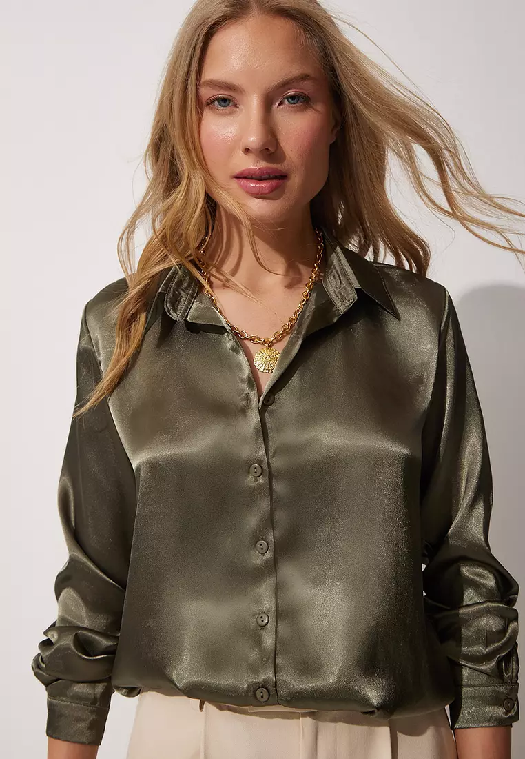 Slightly Flowing Satin Shirt