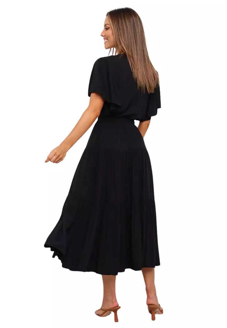 Full skirt dresses with sleeves new arrivals