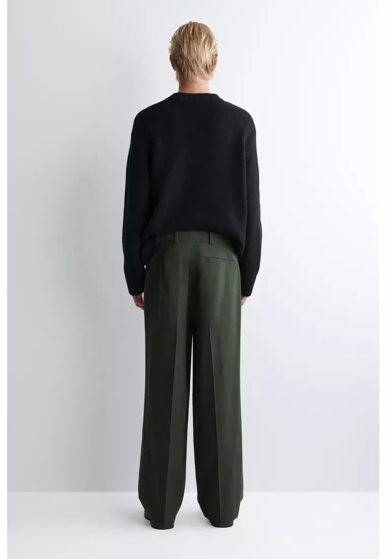 PLEATED WIDE-LEG TROUSERS
