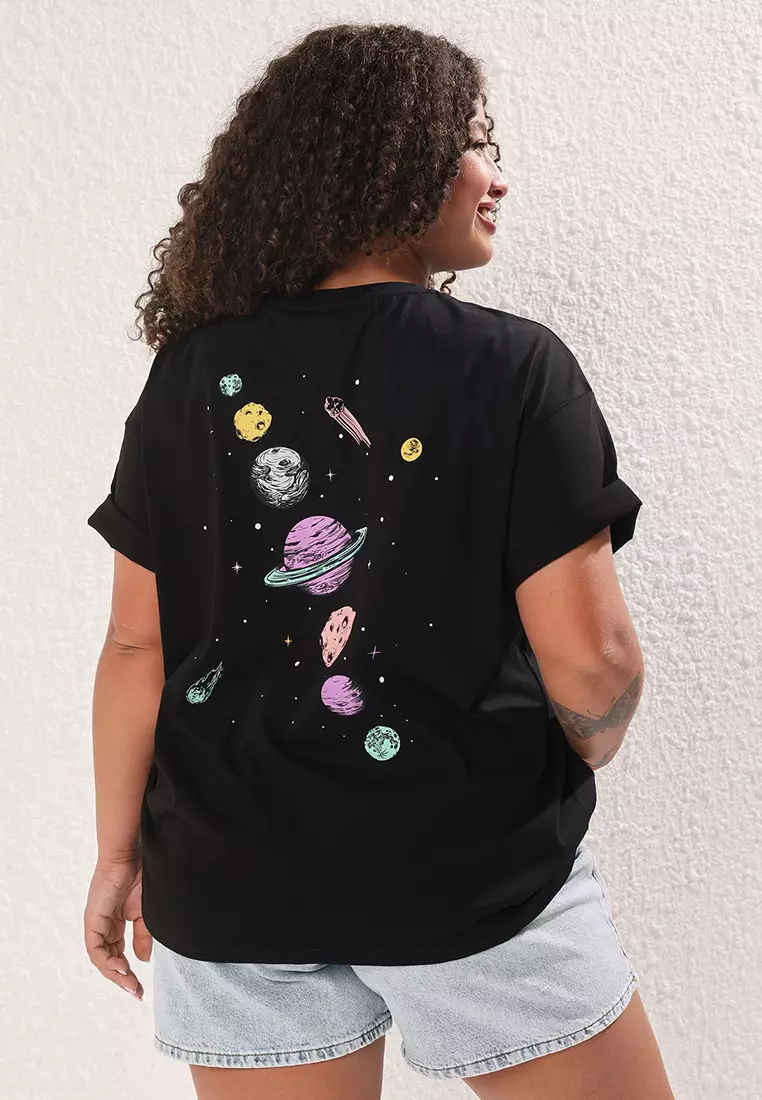 Black Galaxy Printed Boyfriend Fit Plus Size T-Shirt Tbbss25Bf00070