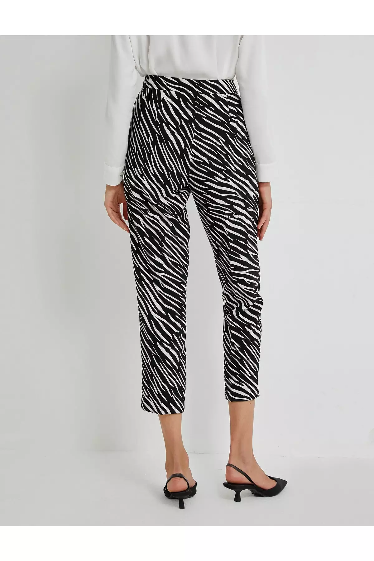 KOTON Zebra Patterned Crop Pants 2024 Buy KOTON Online ZALORA