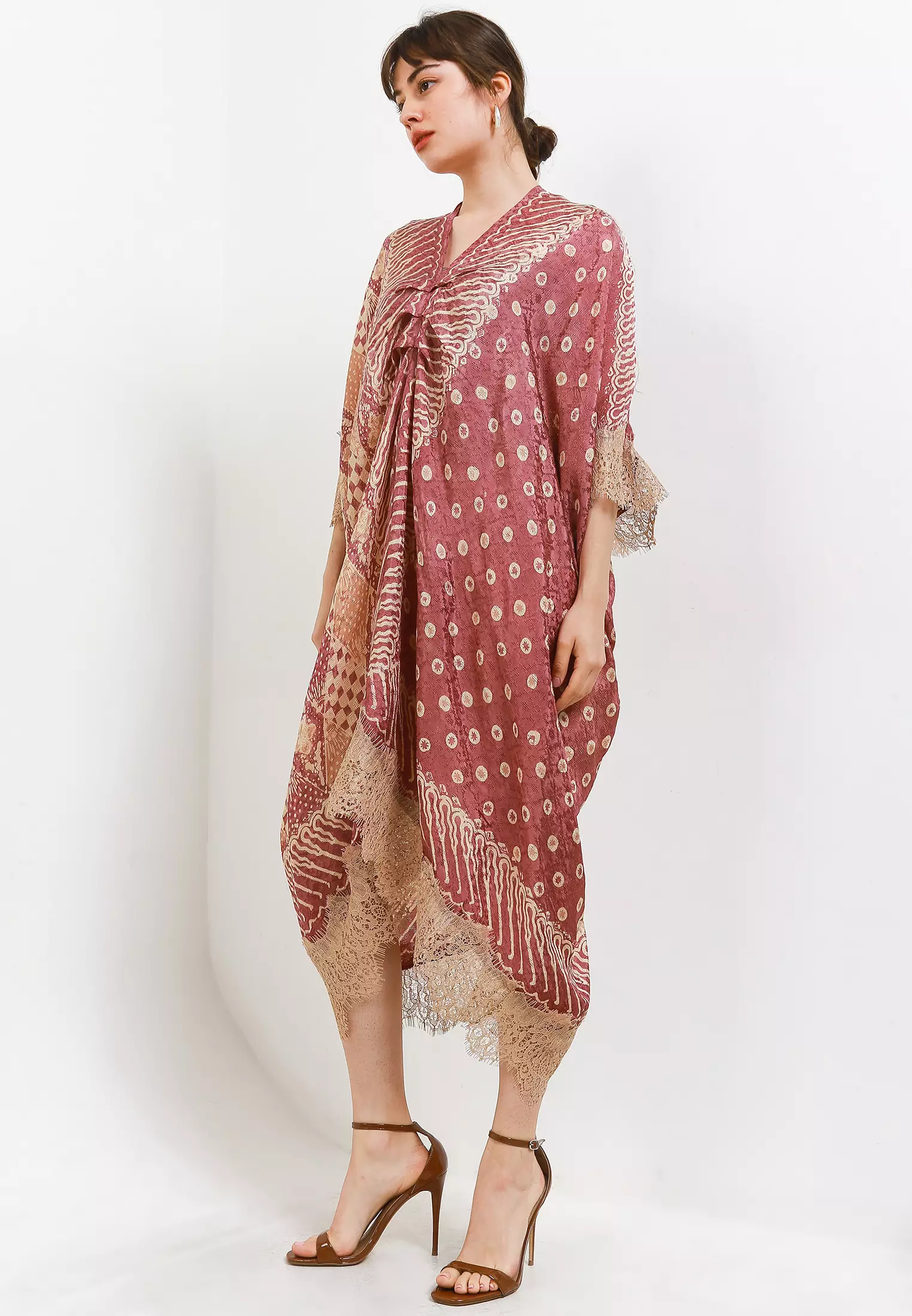 Kaftan Bulan Elvina Batik Tulis Viscose-Dusty pink