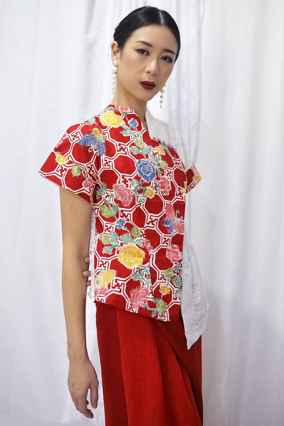 Serodja Encim Kawung Merah Kebaya Janggan Batik