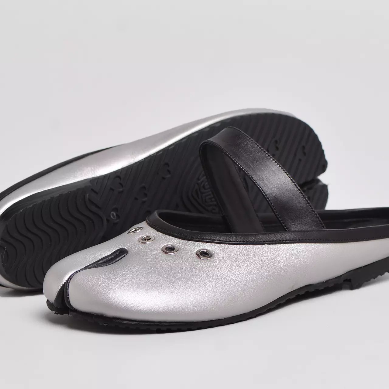 Afahla Tabi Mules Silver