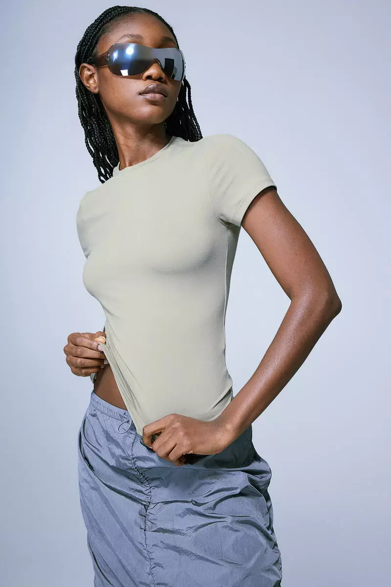 H&m fitted deals shirt