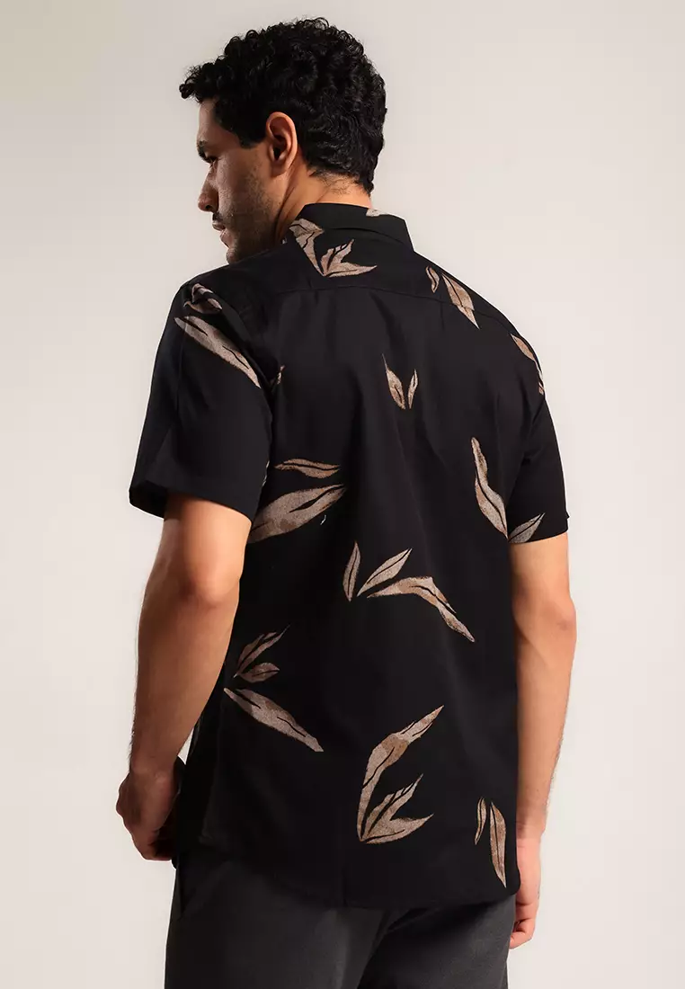 MOC - Kemeja Motif Pria Lengan Pendek Nirved - Black