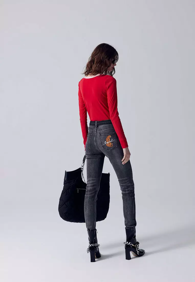 V-Neck Top With Contrast Trim Detail