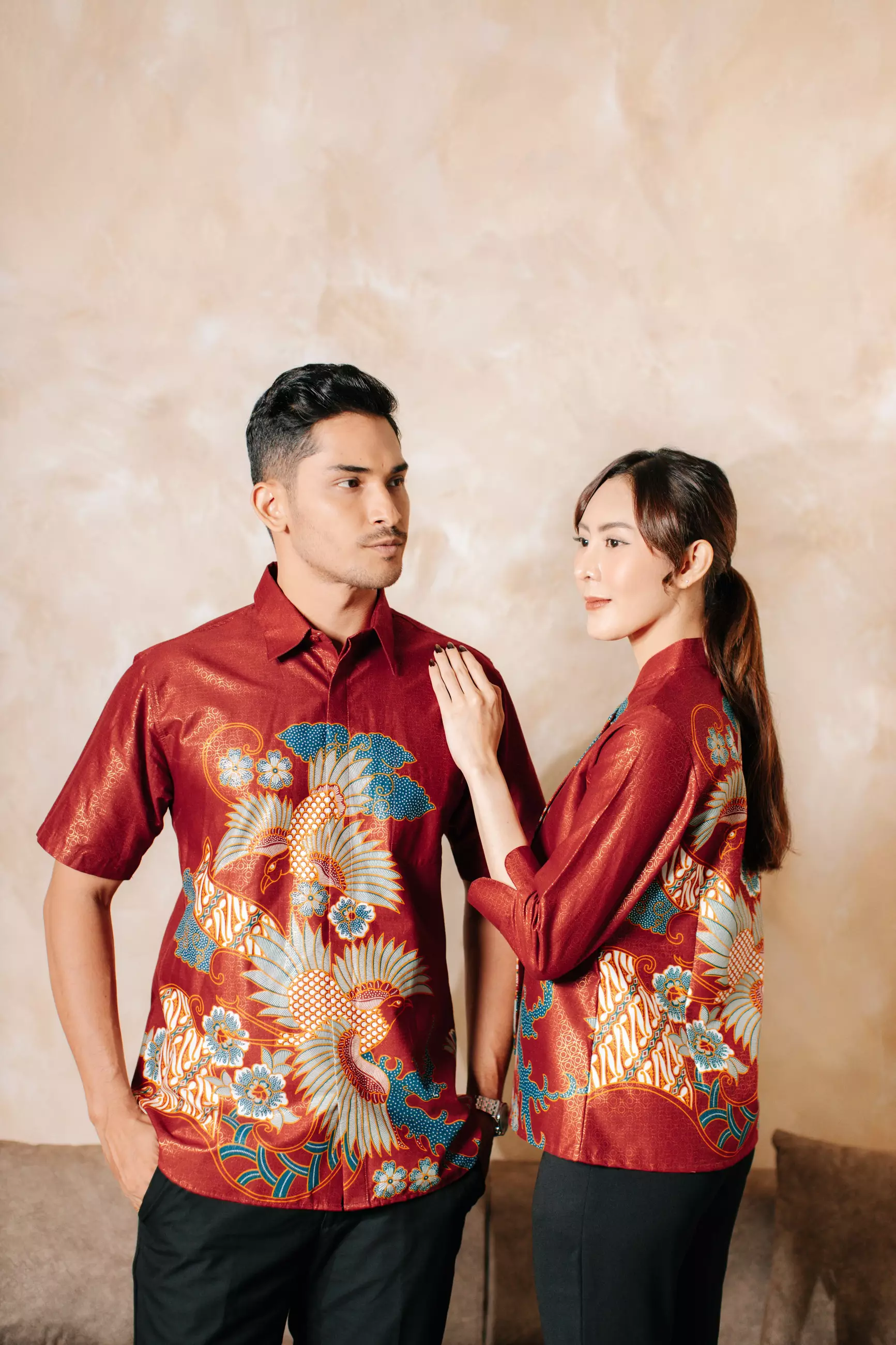 Jinara Red Kemeja Batik Slim Fit Tricot Pria Katun Foil