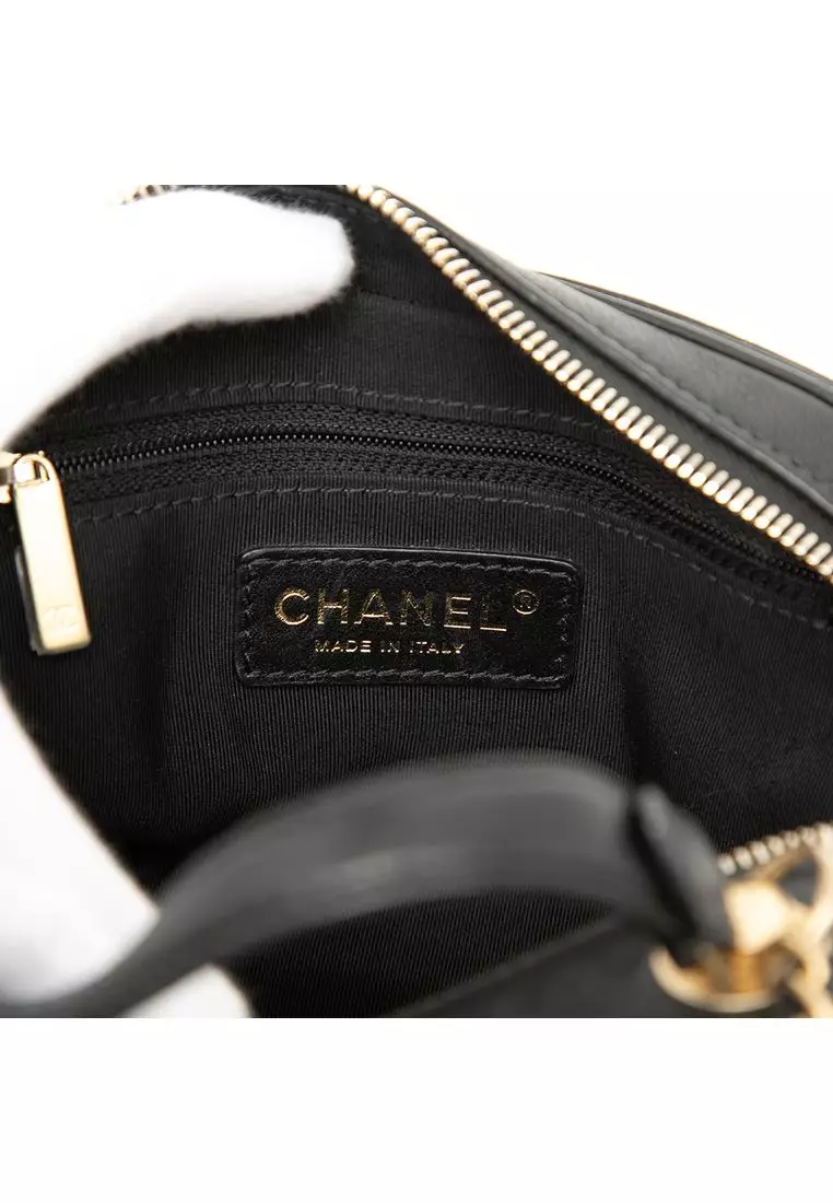 Pre-Loved Chanel Small Cc Quilted Lambskin Top Handle Vanity Case With Chain