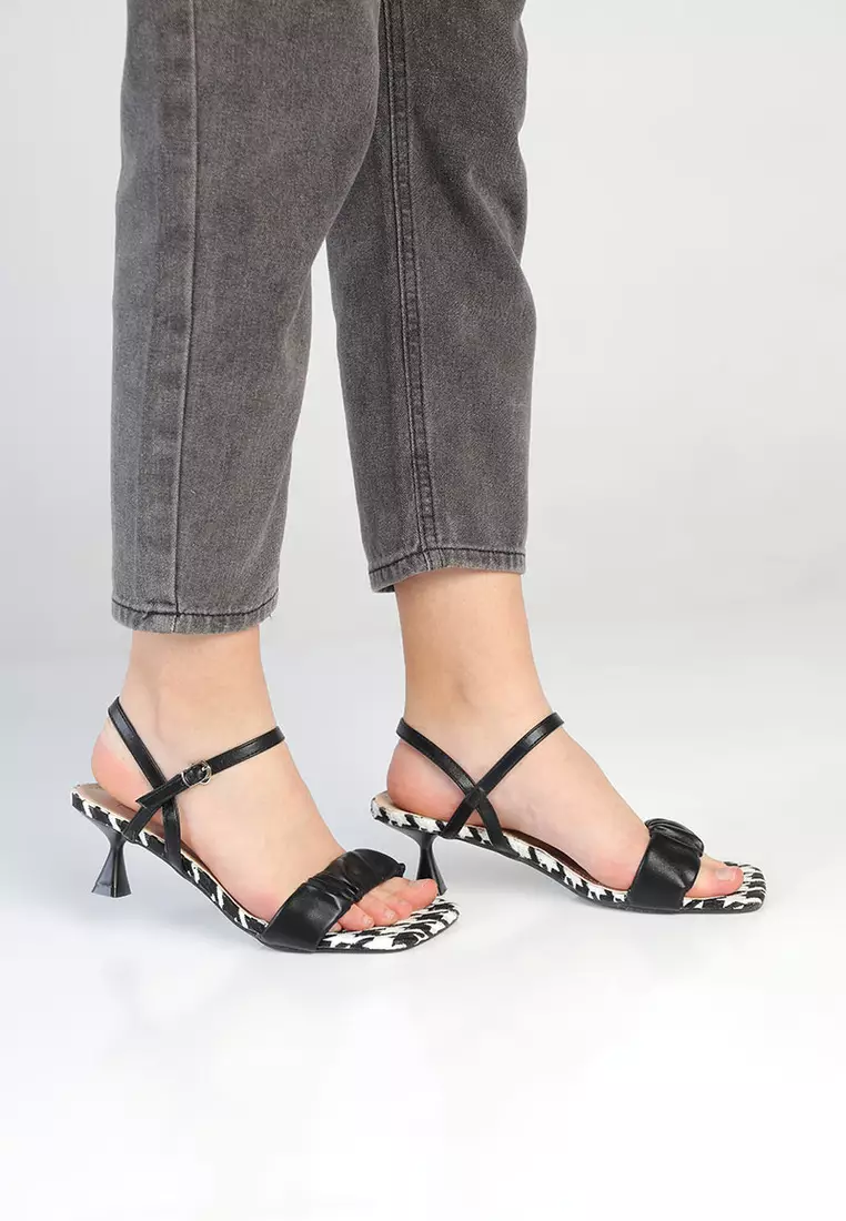 Leatira Checkered Heels Black