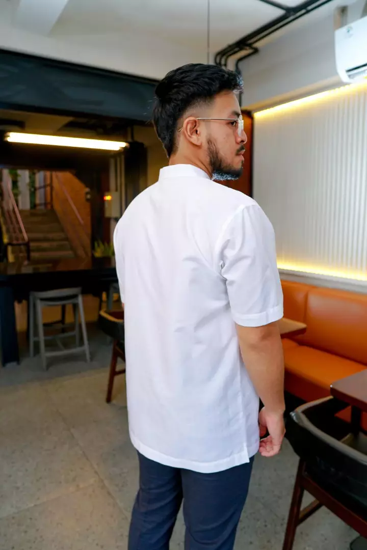 KALIVI Menswear Off White - Baju Koko Pria Lengan Pendek - Bahan Cotton Dobby