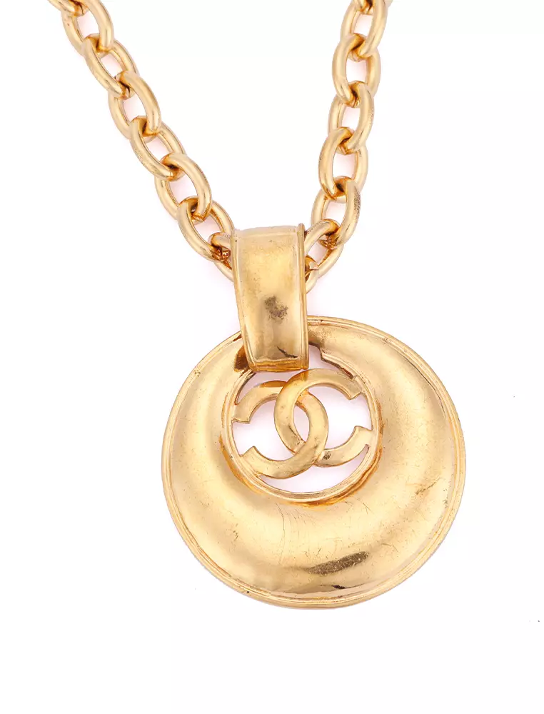 MINT. Vintage CHANEL golden chain necklace with large CC mark logo pendant  top. Gorgeous jewelry. Best gift idea. 0409291