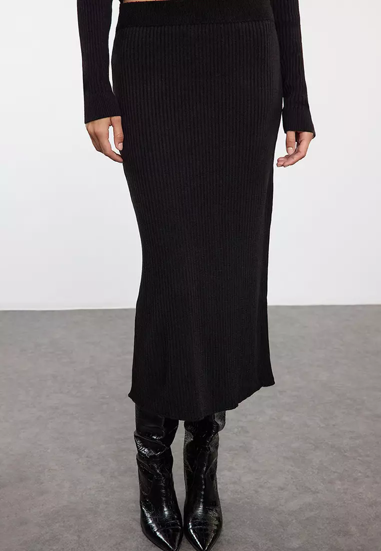 Black Crop Skirt Knitwear Bottom-Top Set Twoaw23Au00240