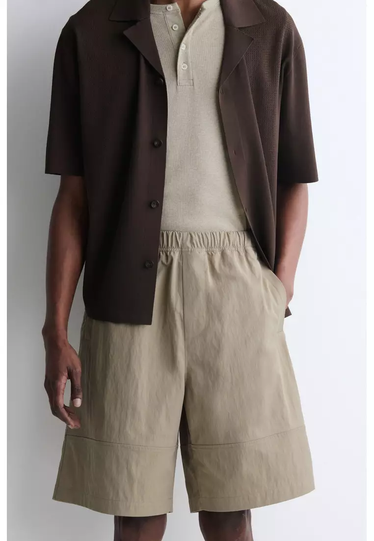 COTTON ELASTICATED KNEE-LENGTH SHORTS