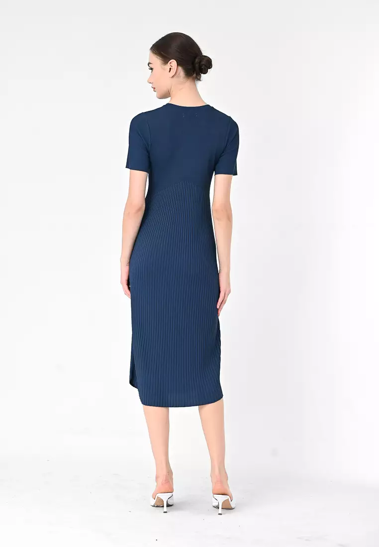 V领针织褶皱中长裙