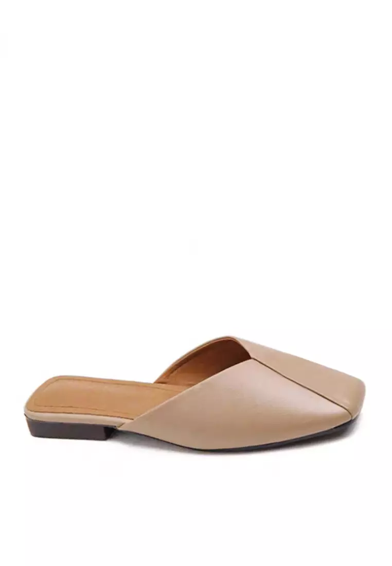 Discount on Twenty Eight Shoes  shoes - SKU: VANSA Top Layer Cowhide Flat Mules   VSW-C118-1